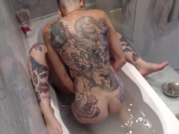 Viciusgirl Hidden Cam Lesbians Double Dildo In Bath