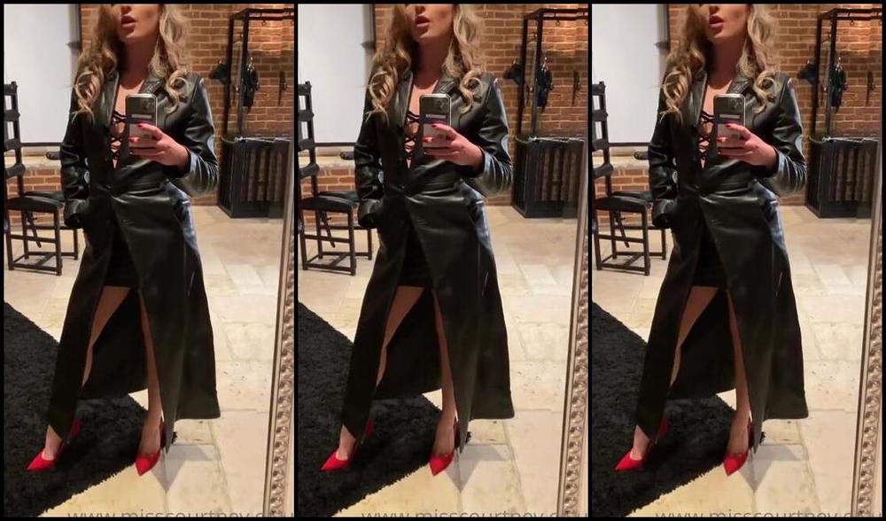 Misscourtneym Onlyfans It S Leather Coat Timep