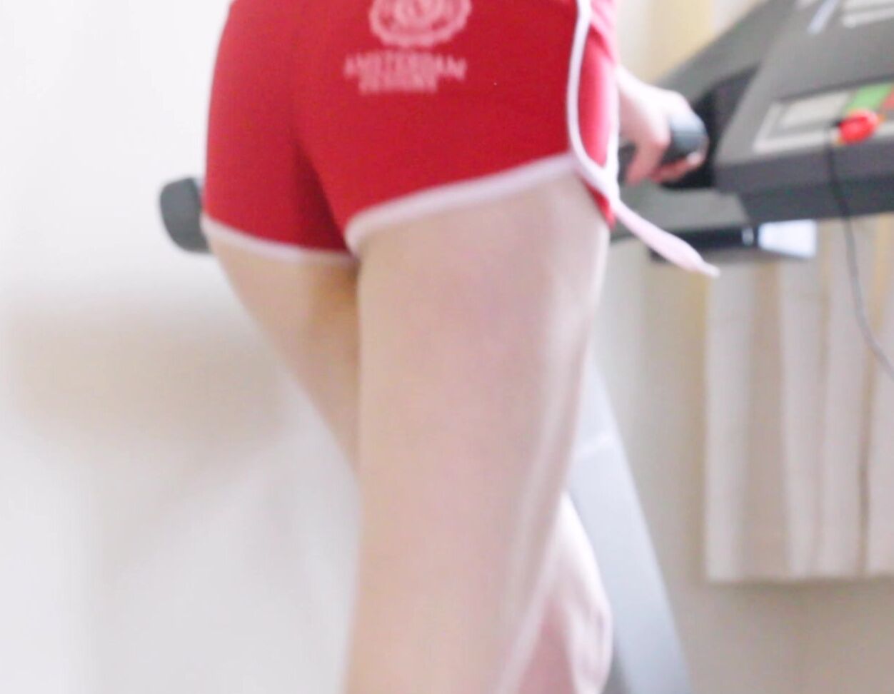 Sophieshox Big Round Ass On The Treadmill