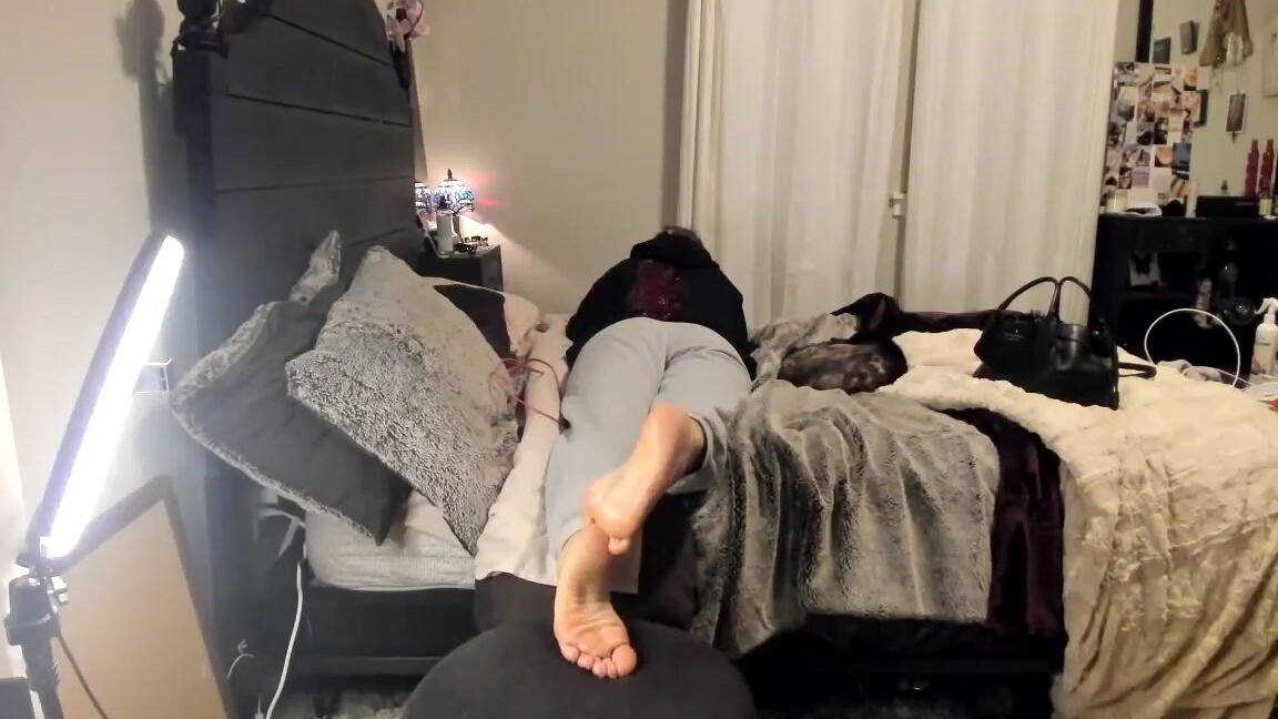 Ivyfootgoddess Onlyfans Stream Started At 01012024 0118 Am Sorry Im Sniffling So Much Im A Lil Sick But Enjoy This View