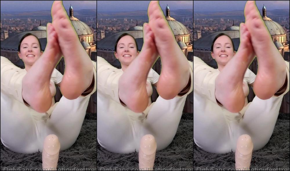 Thetinyfeettreat You Little Rebel Padme Loves Getting Foot Play Time With You Anakin Never Wants To Play