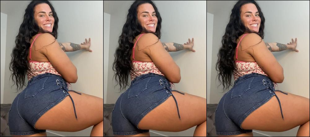 Lexa Stahl 2834178308 04 10 2023 Beyond Ready To Start Wearing Some Slutty Clothes