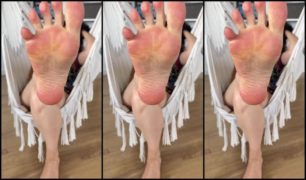 Cute Lily F33T Nicknamed Cute Lily F33T 05 24 2023 Onlyfans Video Would You Like To Play With Me On The Swing Good Morning