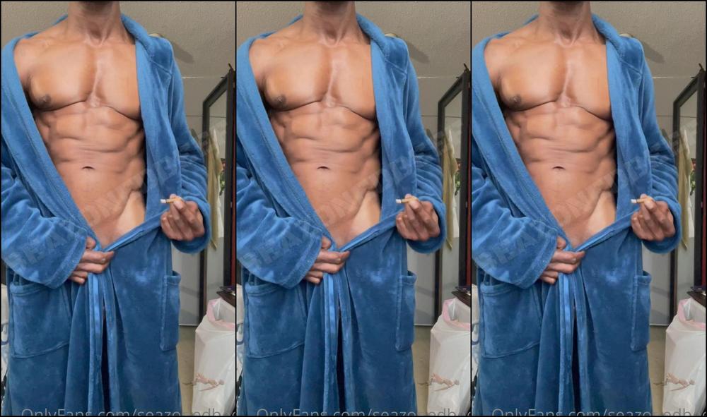Seazonedbeef 2374906958 02 24 2022 Flasher Amp Teaser Just Me Messing Around In My Favorite Comfy Blue Robe It S So Soft