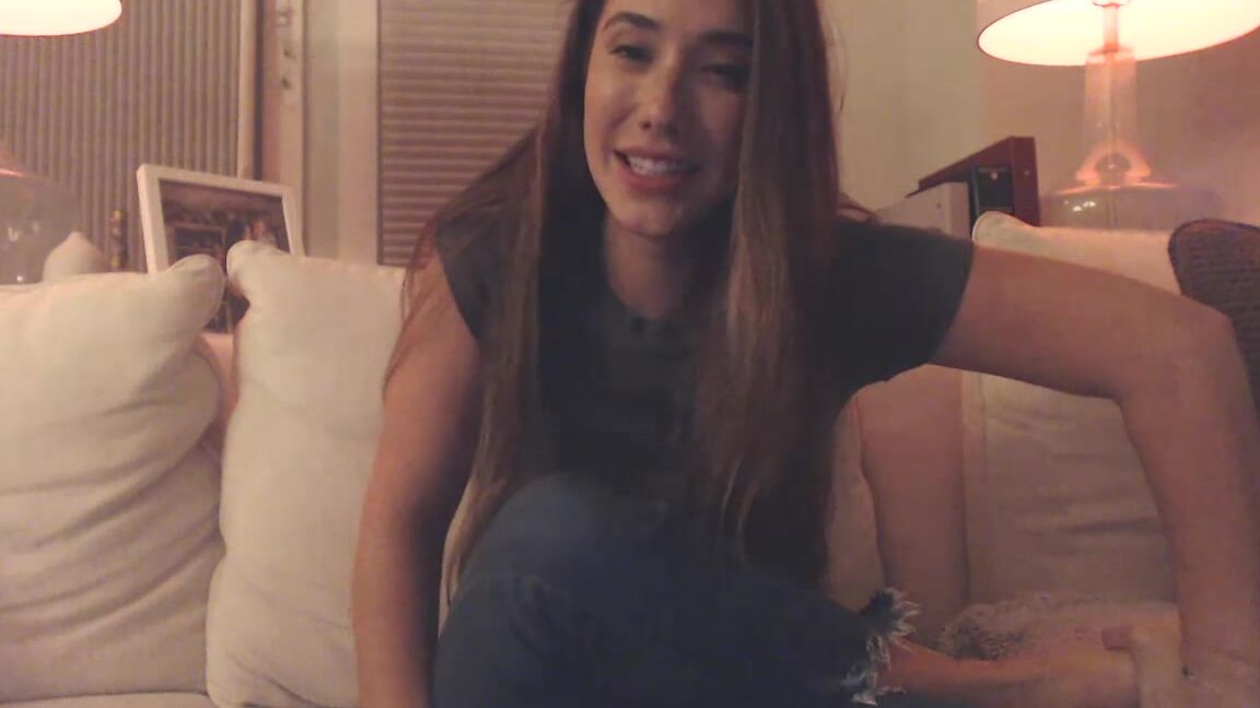 Fallinlovia Stream Started At Pm Tippers Get A Video In The Dms Later