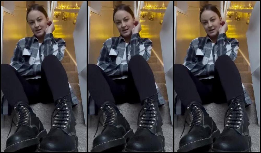 Miss Emma Rose Nicknamed Emmaemmarose Onlyfans Sweaty Doc Martins And Grey Nike Socks 7
