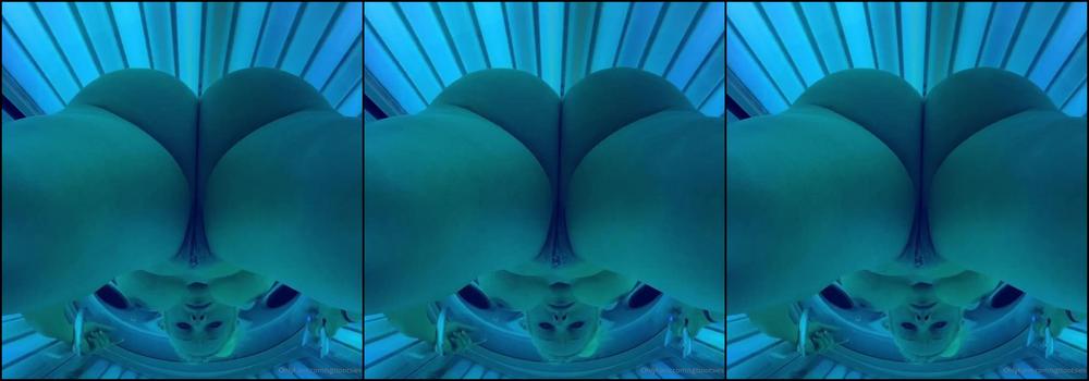 U If You Like To See Me Having Some Fun Gyrating Around In The Sunbed Seeing My Pussy My H