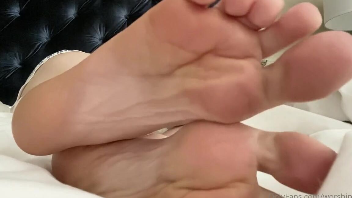Princess Rene Aka Worshiprene Onlyfans Morning Soles Fap Time