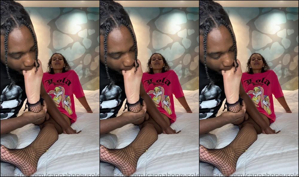 Cannahoneysoles Worship My Feet Between My Stockings Playboy Footboi