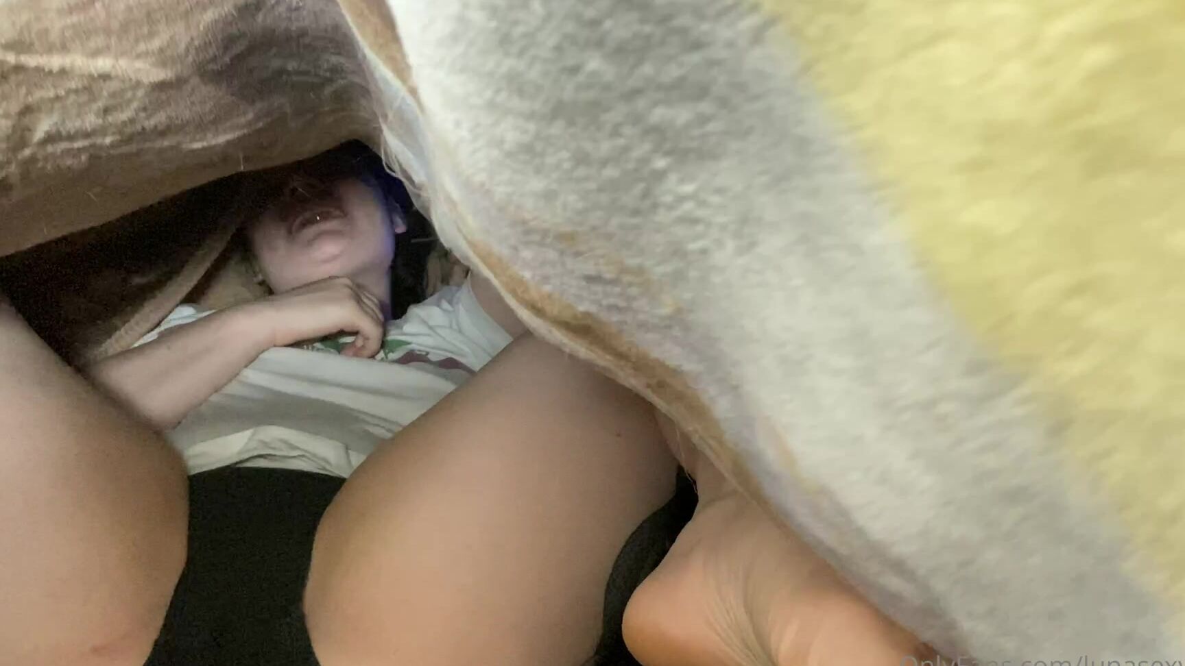 Lunasexyfarts My Farts Are So Hot And Stinky Under The Covers