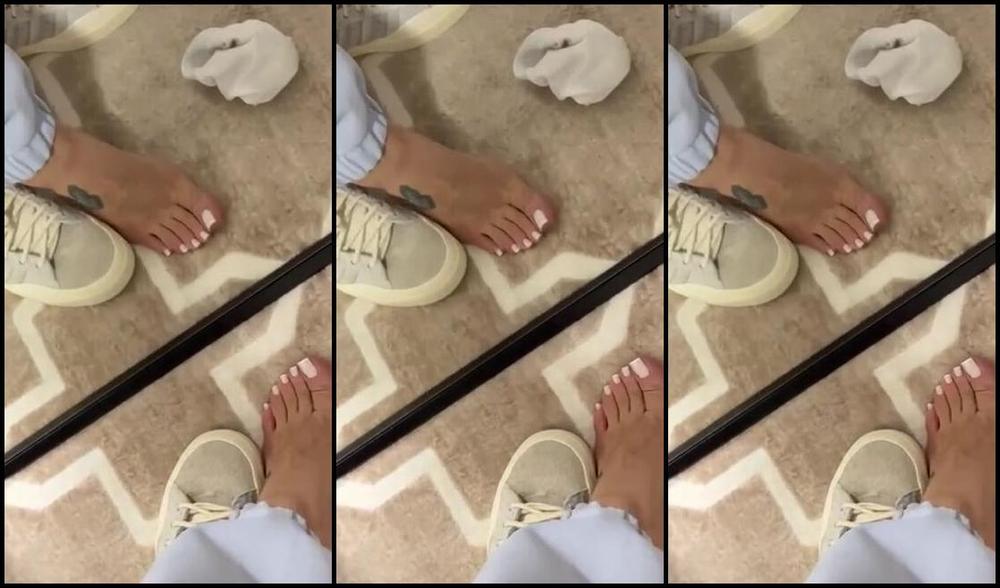 Enna 88 Onlyfans Come Here Now Smell My Feet I Wore The Sneakers For 6 Hours Straightits Just