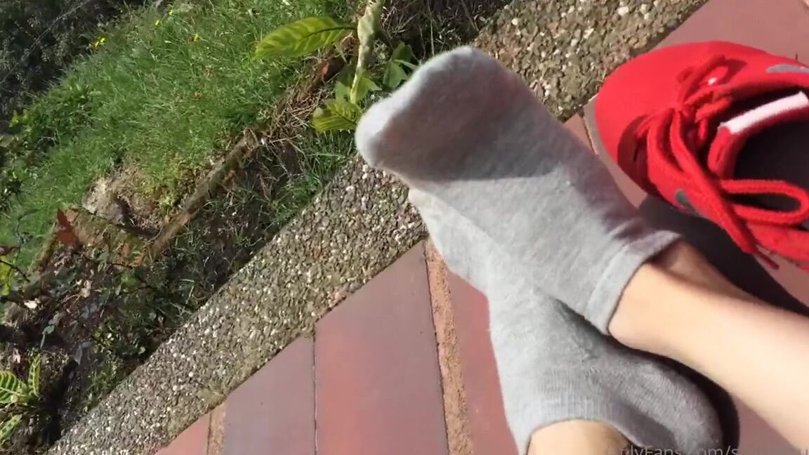 Scarletbunny Nicknamed Scarletbunnyy Onlyfans Natural Toenails Scarletbunny Feet Foot Toenails Toes Footfetish Fetiches
