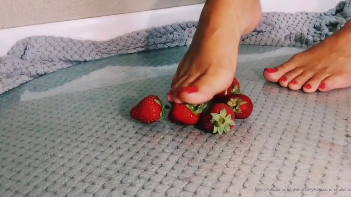 Goddess Dizzy Nicknamed Obeydizzy 08 02 2019 Onlyfans Video Strawberry Crush