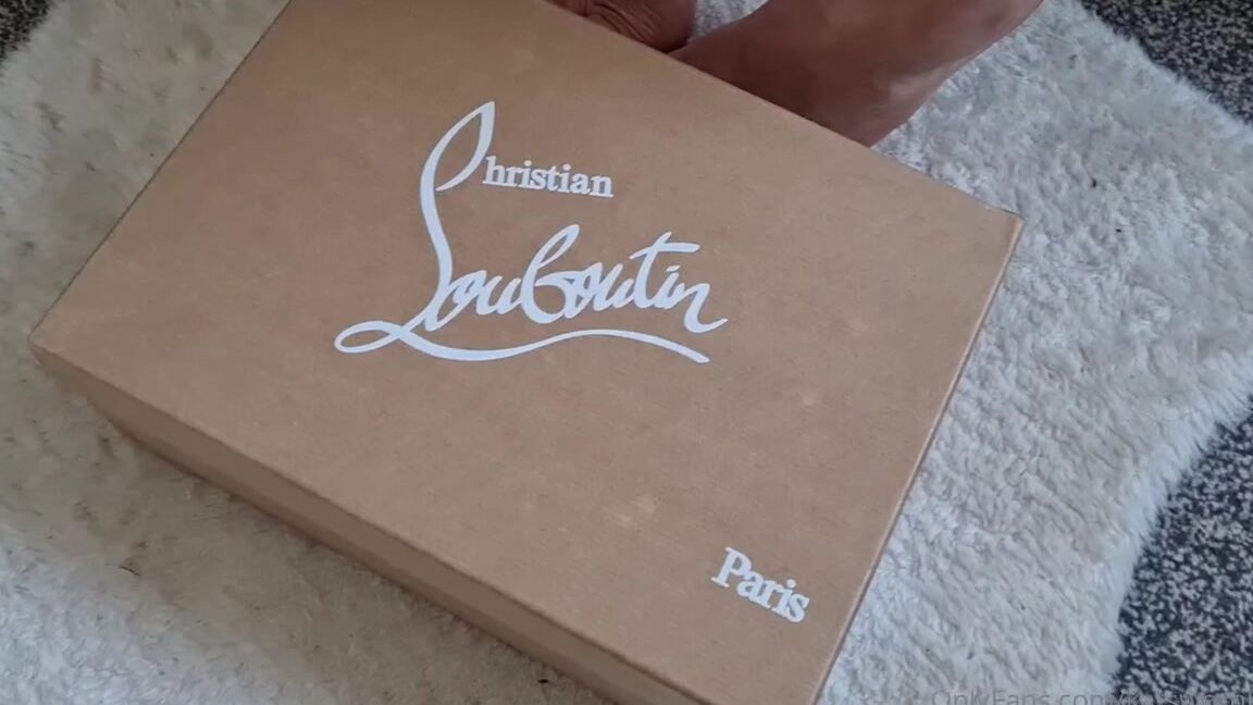 Kats Worn Heels Nicknamed Katswornheels Onlyfans Showing Off A Pair Of My Almost New Gifted Suede So Kates I Told This Disobedient