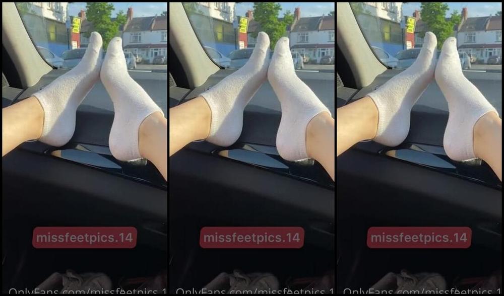 Alia Lizza Nicknamed Missfeetpics14 Onlyfans I Had To Be Quick But Look How Pretty My Toes Look In The Sun