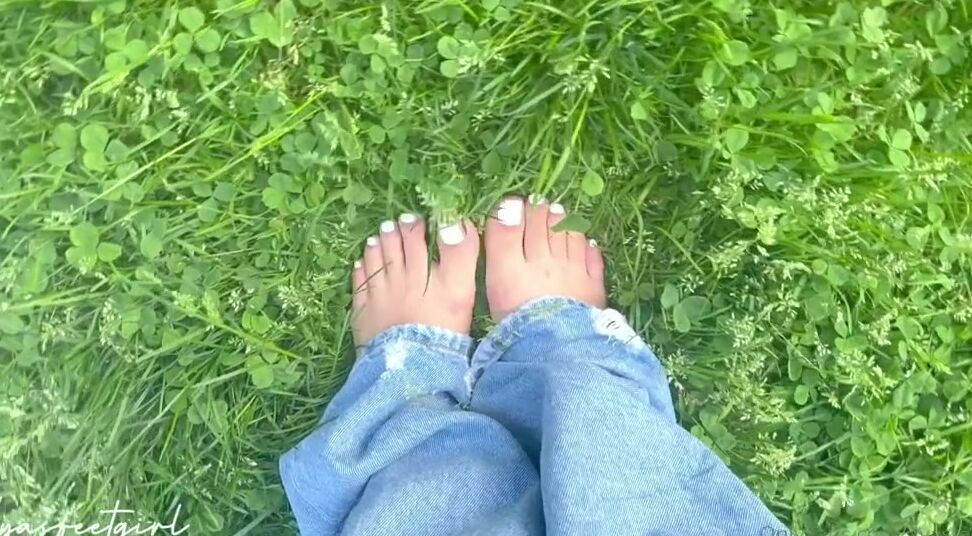 Ayasfeetgirl Onlyfans For Those Who Love Dirty Soles I Dirtied Them With Dirt And Mud In Central Park Pour Ceux Qui
