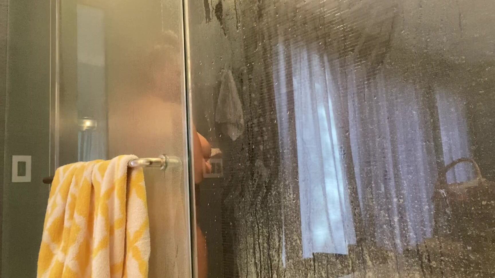 Trishyland Shower Time