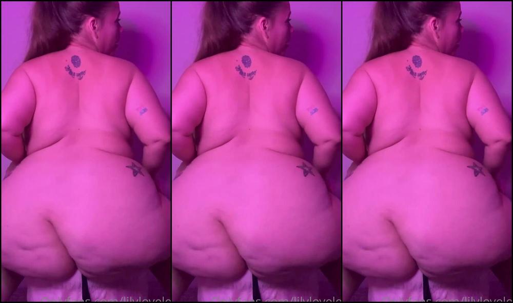 Lilyloveles My Ass Looks Sooo Good In This Tiny Gold String Bikini I Bet You Re Wishing You Were That