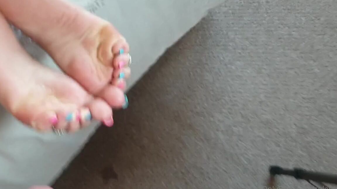 Greatbritishfeet Aka Solecatcher Onlyfans My Pov Of The Cumshot On Her Wrinkled Soles From Our Latest Foot Cuck Video