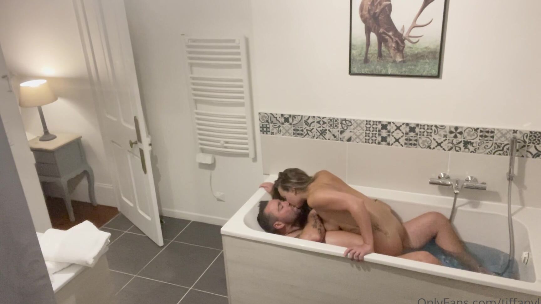 Tiffanyleiddi Footjob Pipe Et Baise Dans La Baignoire Onlyfans XXX