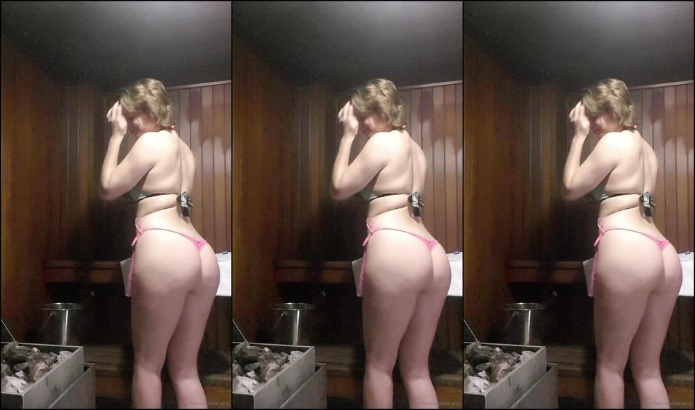 Ellie Zena You Should Join Me In The Sauna I Could Really Use Some Company