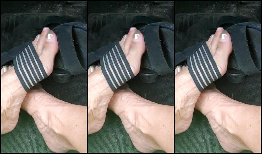 Flirtygirl370Z Nicknamed Flirtygirl370Z Onlyfans Joyriding In My Z This Morning Barefoot Is Always Better Right