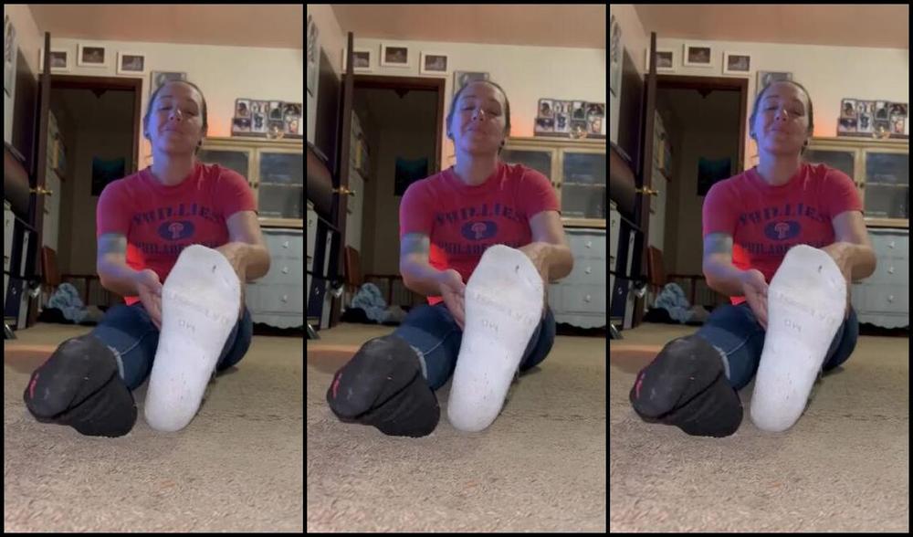 Soldmysolesforink Nicknamed Soldmysolesforink 09 21 2023 Onlyfans Video Special Sock Peel To Get You Through The Day