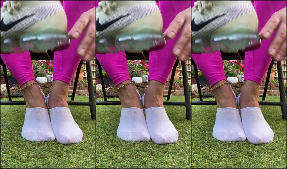 Pretty Feet Reverse Socks Removal After Jogging Look How Juicy And Soft Them Soles Are Did You