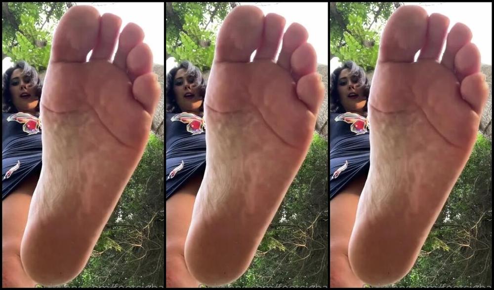 Gia S Feet Nicknamed Footsiebab 09 08 2022 Onlyfans Видео Giantess Gia Found You In The Park Kl
