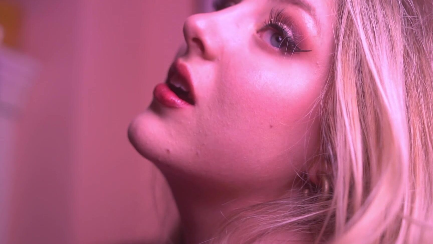 MissLovelyLace_Paysexual_topless