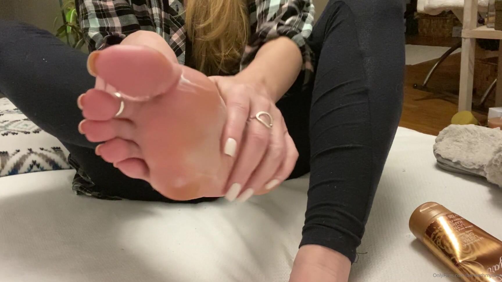 Beneathmytoes A Little Lotion Before Bed It Would Feel Much Better If You Were Rubbing My Feet Instead