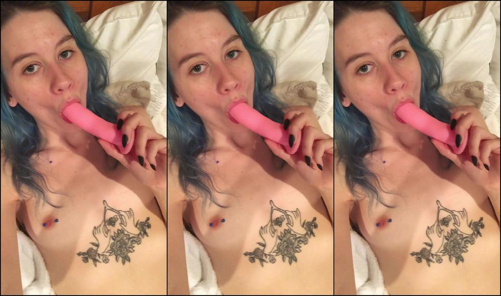 Spaceybabe Who Wants To Watch Me Suck And Fuck This Dildo