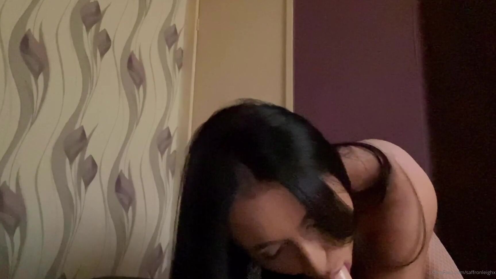 saffronleighx-09-02-2020-146153455-got-myself-so-fucking-horny-before-my-shower-i-was-literally-bathing-in-a-pool-of-my-own-s