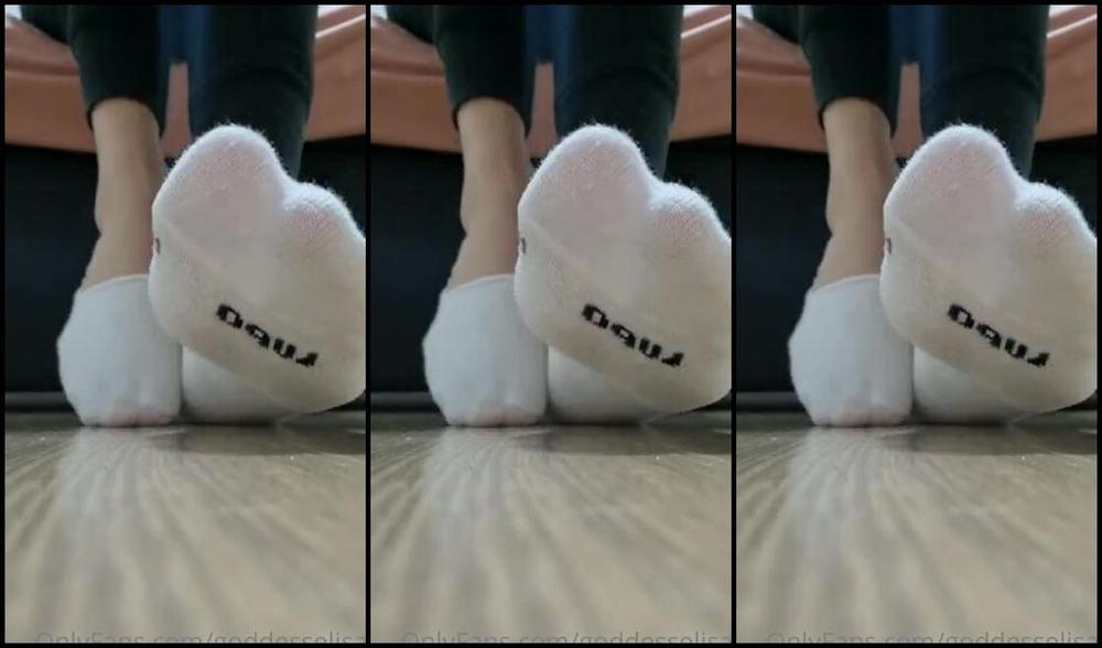 Goddessselisaa Onlyfans Lets Sniff Some Toes Gju