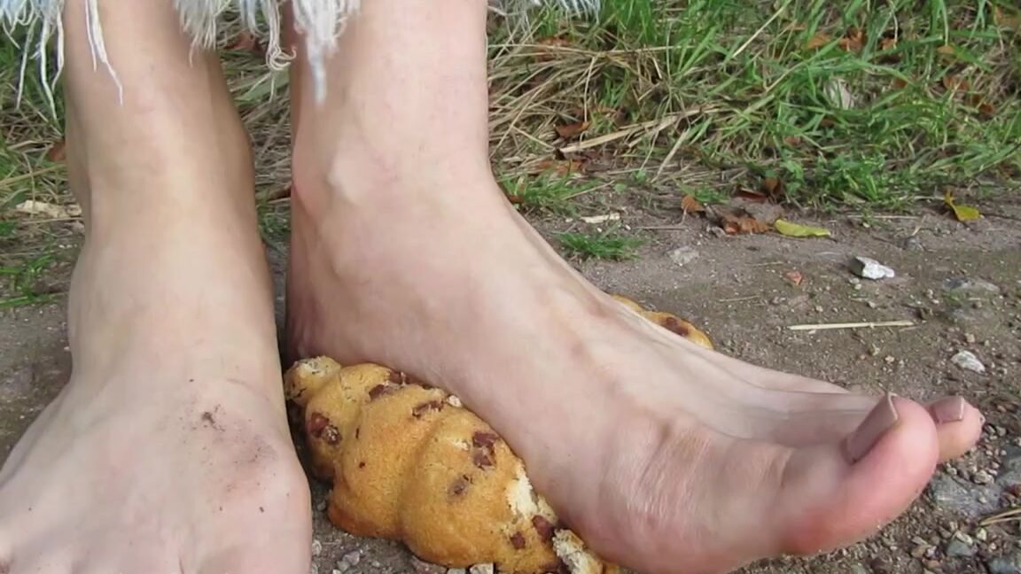 Neolasoles Nicknamed Neolasoles Onlyfans Crushing Food Again