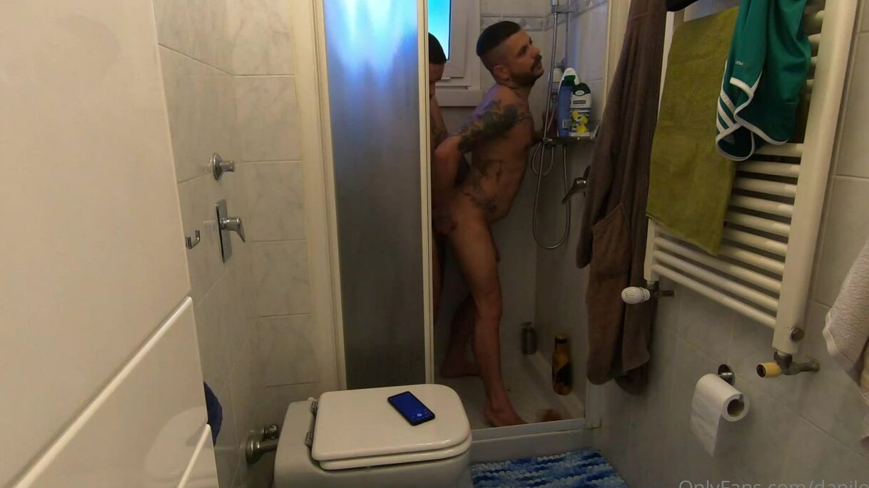 Diegoferro Mio Cugino Ospite A Casa Mia Mi Chiede Di Potersi Rilassare Dopo Il Lavoro Cos Va A F