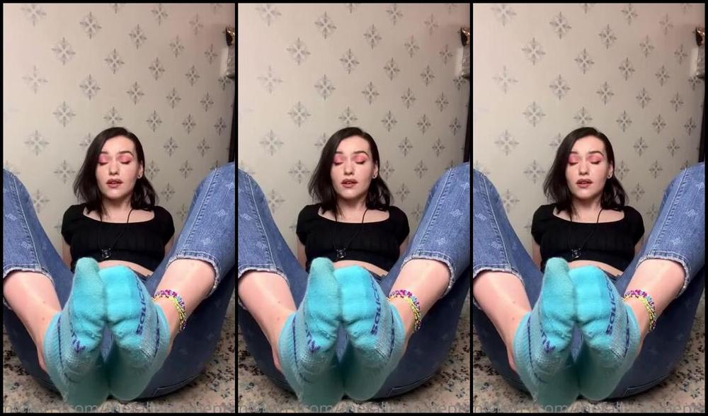 Thefallenbabepremium Onlyfans I Just Realized Something It S Been A Long Time Since I Told You To Cum To My Socked Feet Wellp