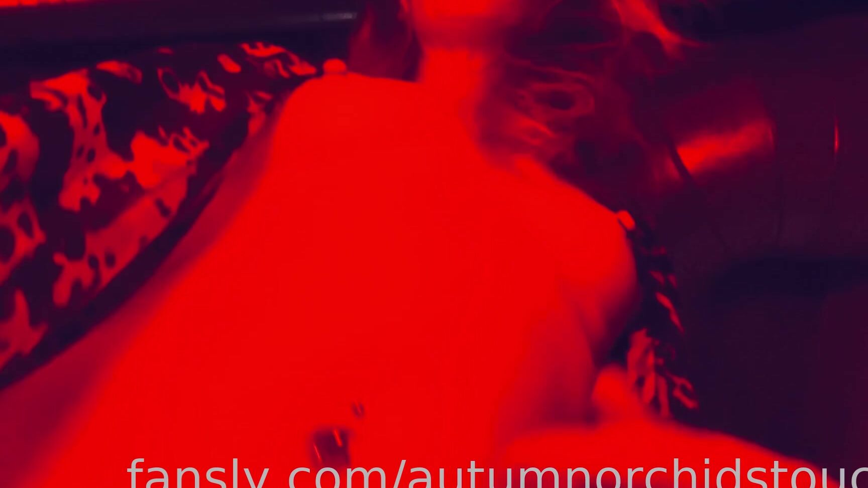 Autumn Orchid 598002121165512704