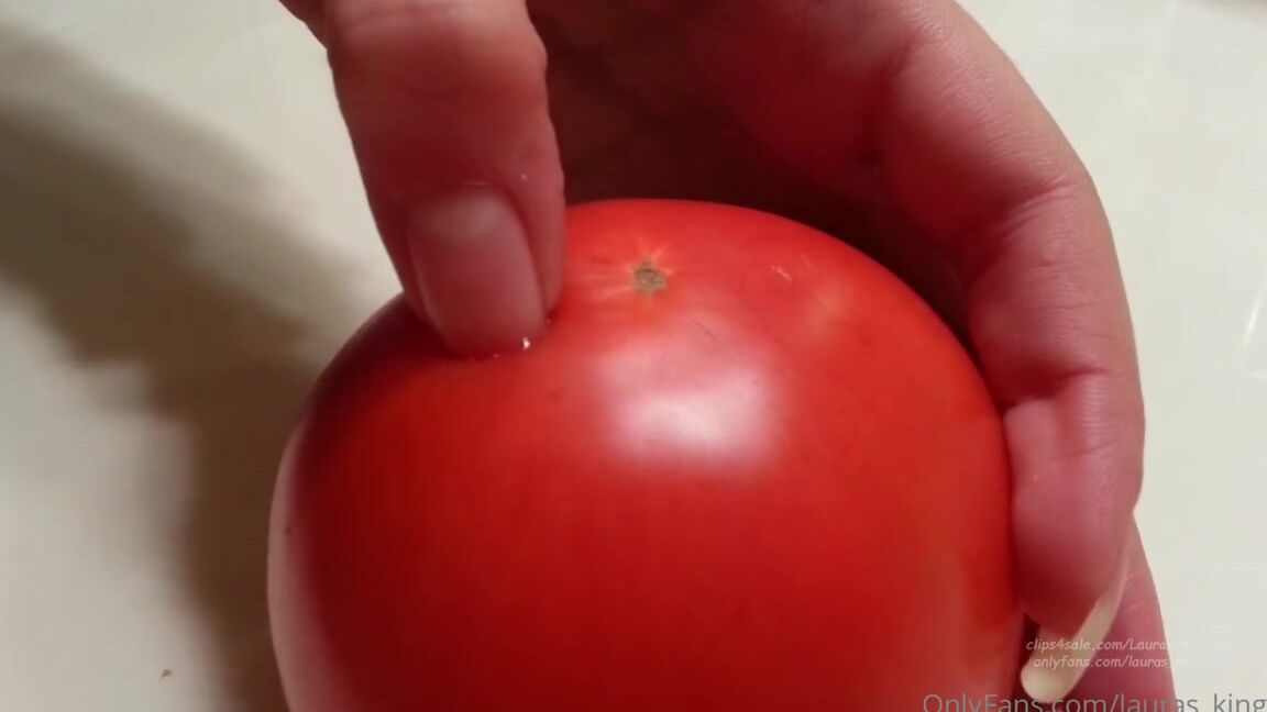 Lalalaura Nicknamed Lauras Kingdom 08 13 2024 Onlyfans Video Knicole Destroys Fruit