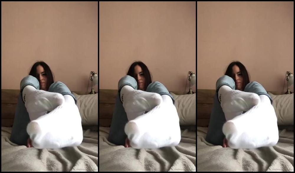 Jane Aka Janesocks7 Onlyfans Just A Crew Socks Tease