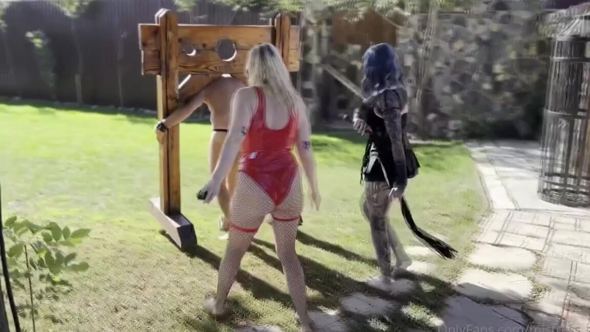 Mistress Zeida Onlyfans This Loser Has To Carry My The Heavy Medieval Stock While Dracula Femdom Castle Mistresses Prepare