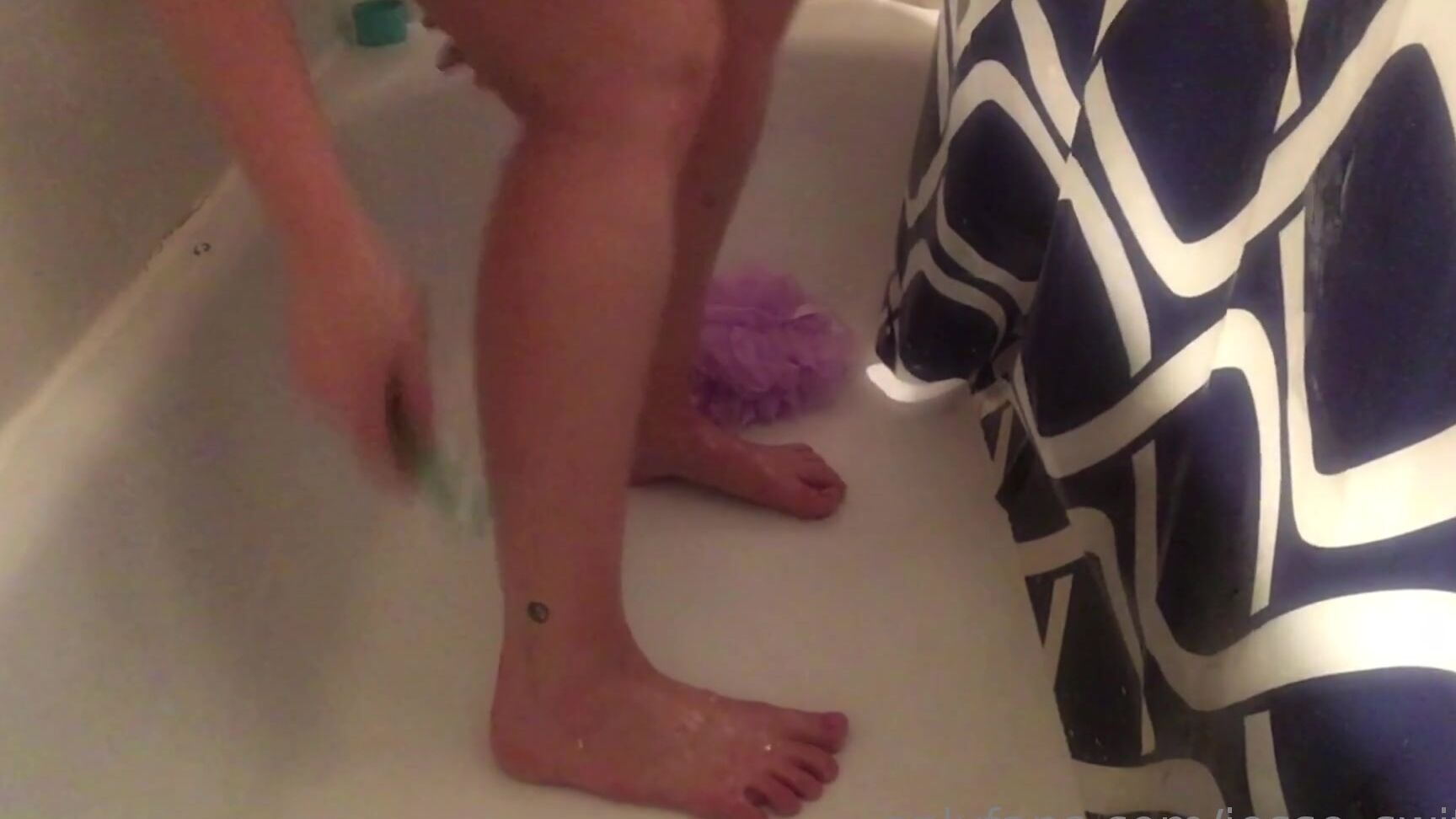 jesse-switch-05-05-2019-30829378-yall-this-video-is-ridiculous-lol-its-not-meant-to-be-sexy-it-s-just-what-a-real-shower-l