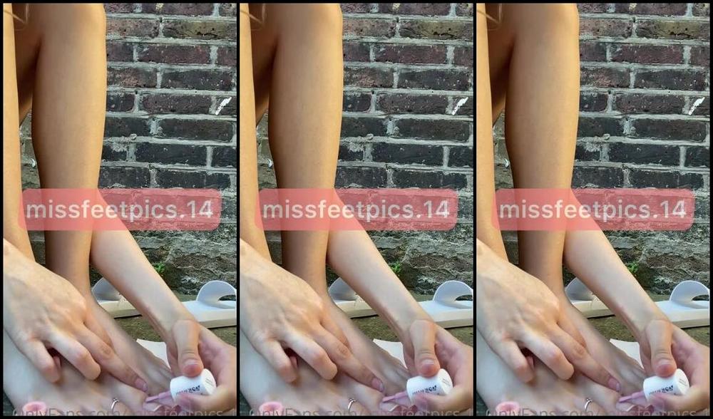 Alia Lizza Nicknamed Missfeetpics14 Onlyfans Here S The New Nail Colourr This Video Consists Of Applying 3 Coats Of Nail Colour Ps Hope You Lik