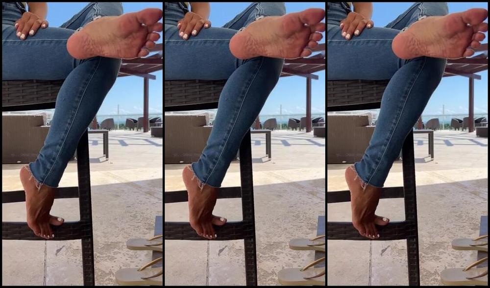 Alexia Ramsey Onlyfans Secrets Sole Tease While Having A Real C0Nversation