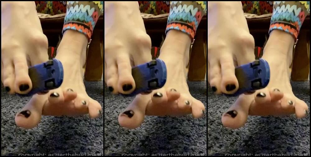 Catprincessfeet Onlyfans Toes Playing With Toys Was Todays Requestgot Uwhich Do U Like Most 2