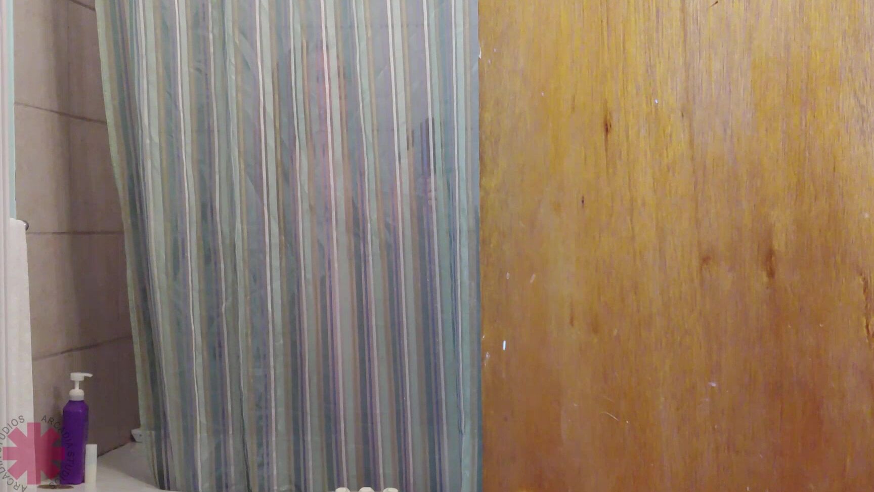 Daniarcadia Scared Wet