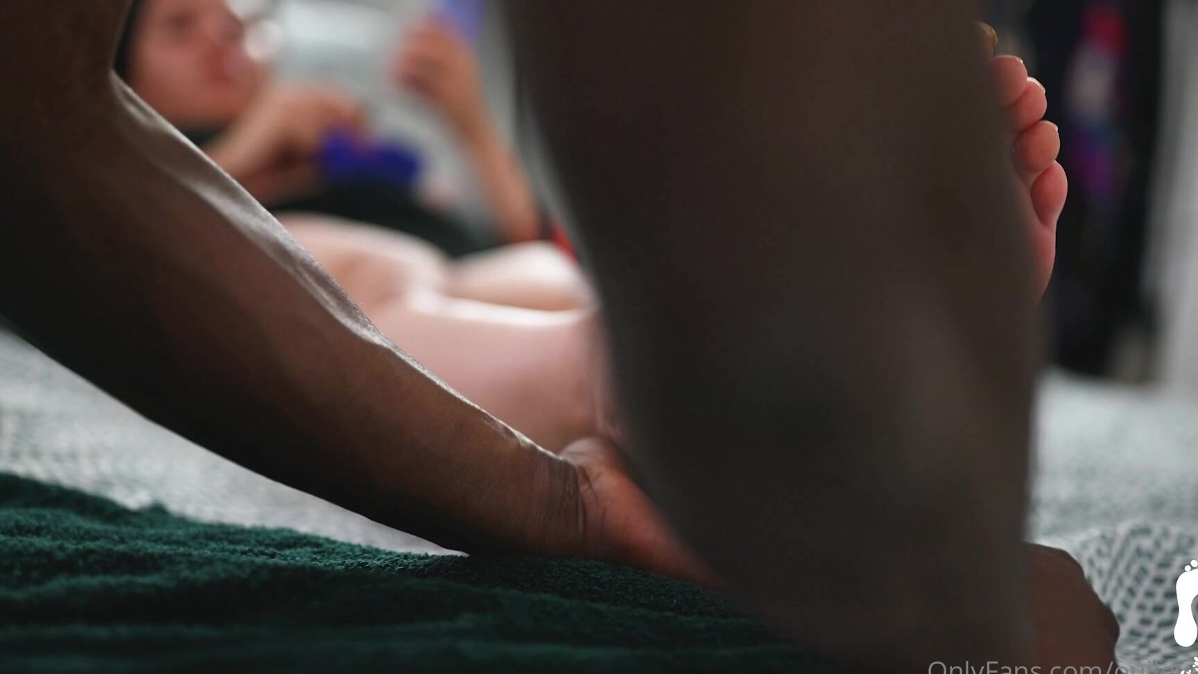 Ouilovetoes 2865563919 05 09 2023 Foot Massage