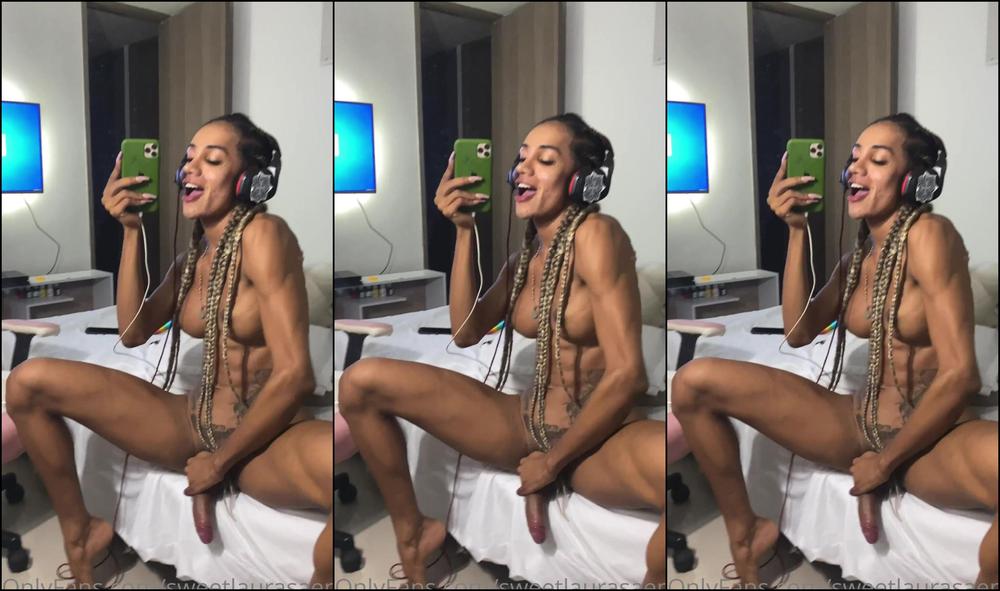 Sweetlaurasaenz We Play Playstation What Is Your Favorite Play Game