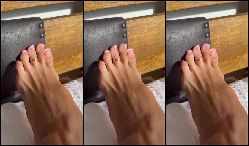 Heels Of Mine Nicknamed Heelsofmine 10 12 2023 Onlyfans Video Say Good Morning To My Feet