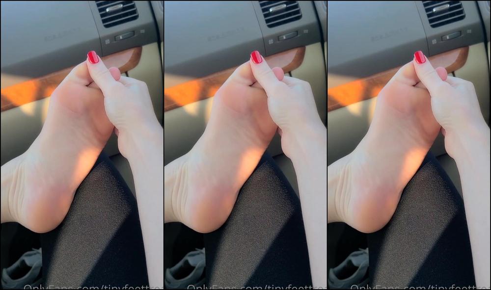 Thetinyfeettreat Airport Waiting Game Just A Little Sunday Bonus